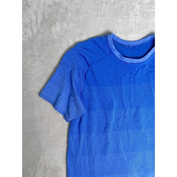 Lululemon Men’s M Vent Tech Short Sleeve Shirt Blue Gym Workout Run Athleisure - Picture 2 of 11